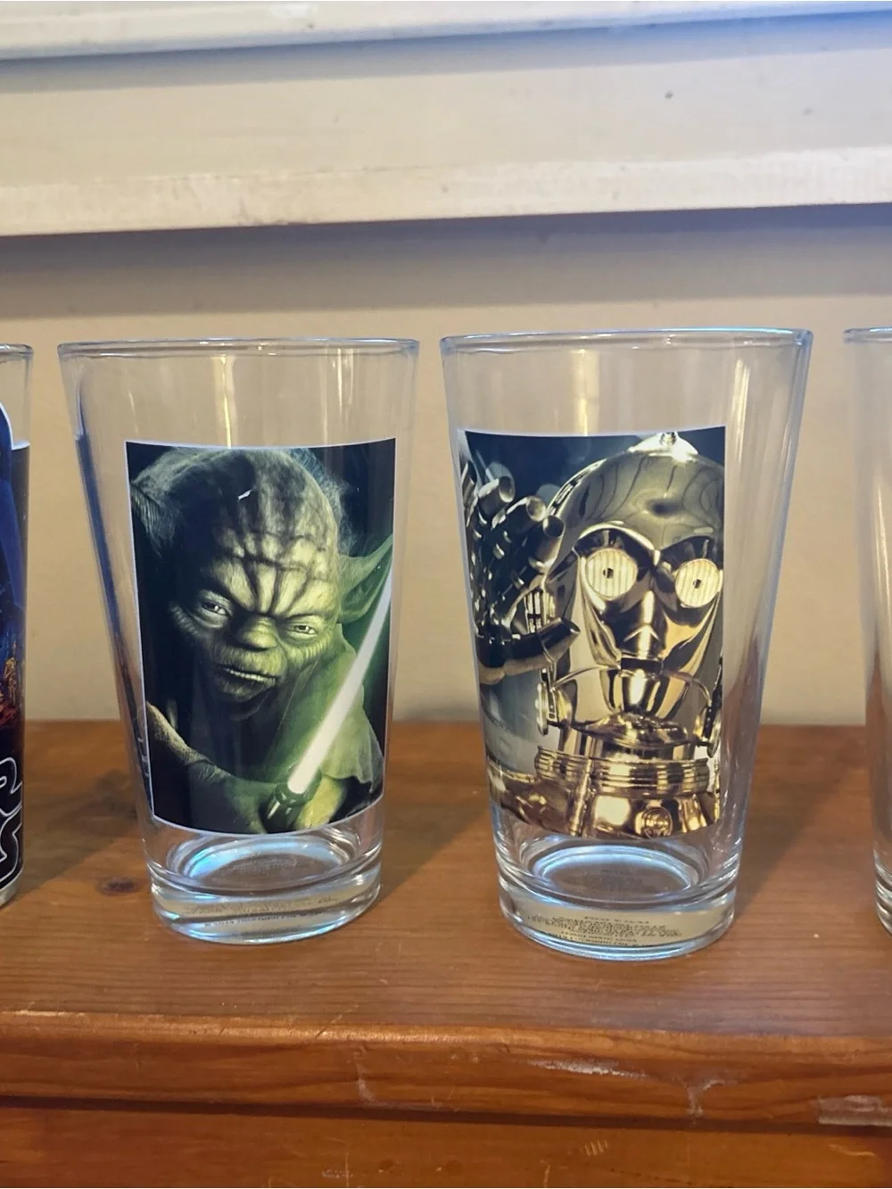 Star Wars Pint Glass Set with Green Yoda and Gold C-3PO Art